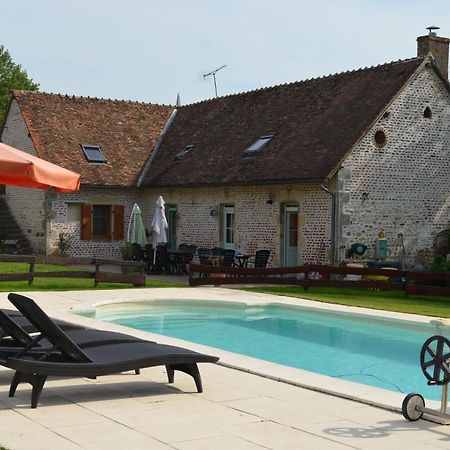 La Ferme Du Chateau Bed & Breakfast Tresnay Bagian luar foto