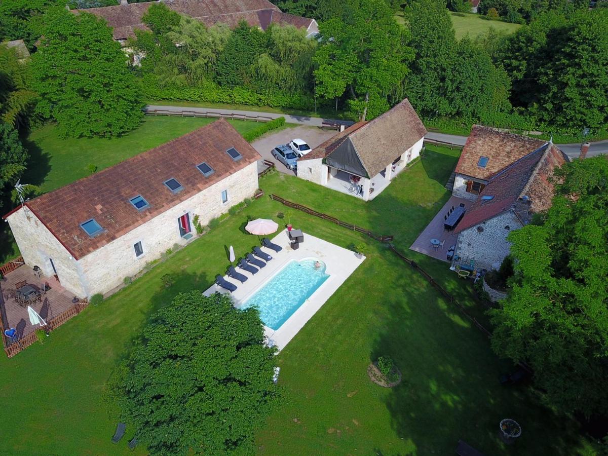 La Ferme Du Chateau Bed & Breakfast Tresnay Bagian luar foto