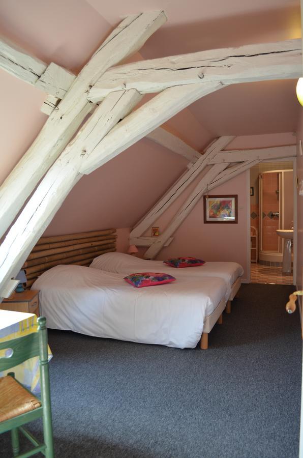 La Ferme Du Chateau Bed & Breakfast Tresnay Bagian luar foto
