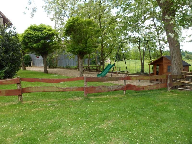 La Ferme Du Chateau Bed & Breakfast Tresnay Bagian luar foto