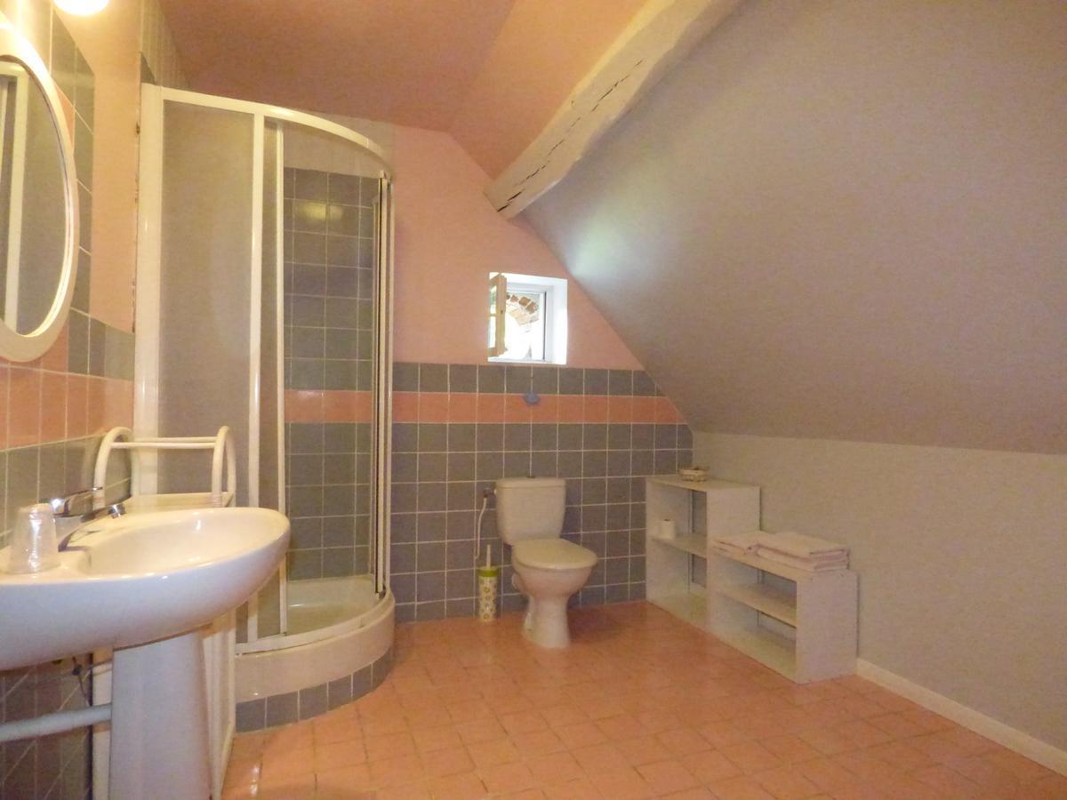 La Ferme Du Chateau Bed & Breakfast Tresnay Bagian luar foto