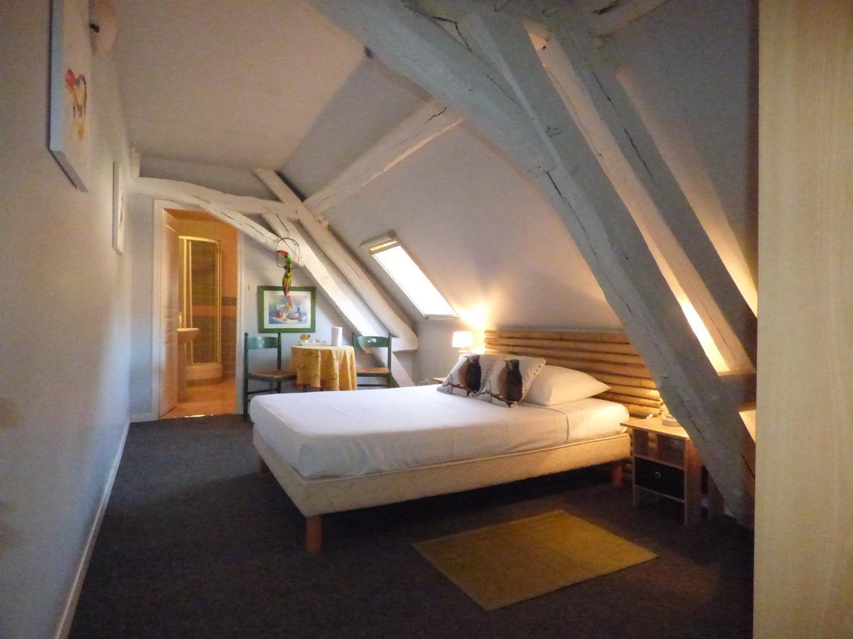 La Ferme Du Chateau Bed & Breakfast Tresnay Bagian luar foto