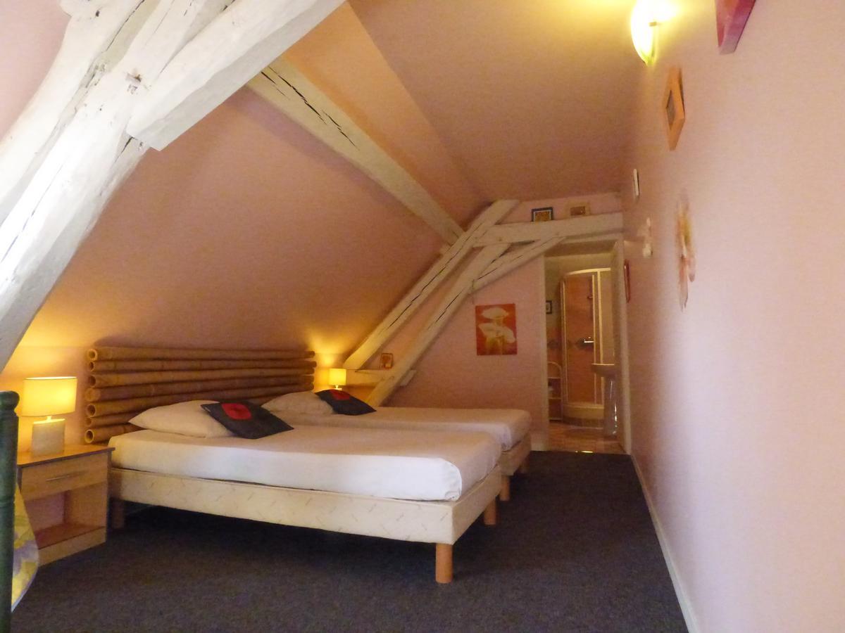 La Ferme Du Chateau Bed & Breakfast Tresnay Bagian luar foto