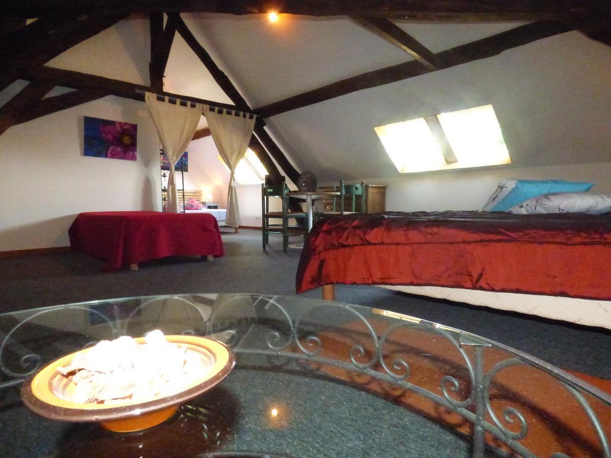 La Ferme Du Chateau Bed & Breakfast Tresnay Bagian luar foto